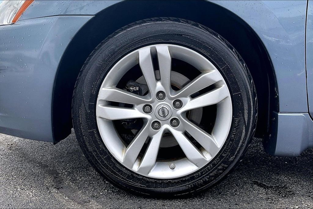Used 2011 Nissan Altima 3.5 SR w/ 3.5SR Premium Pkg FWD image 10