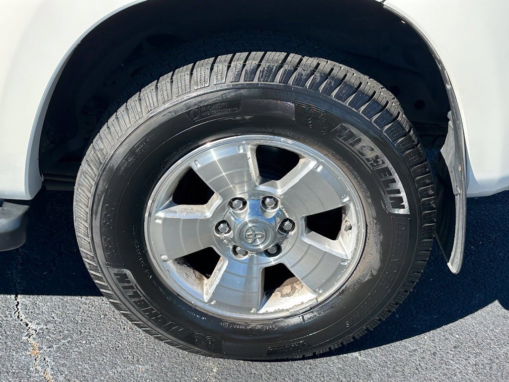 Used 2008 Toyota 4Runner SR5 AWD/4WD image 30