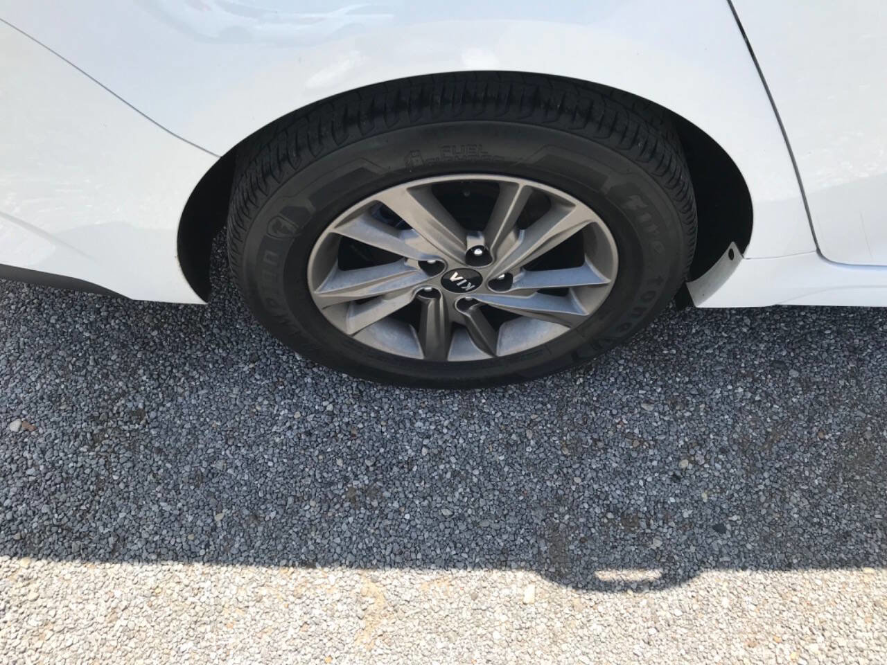 Used 2020 Kia Optima LX image 29