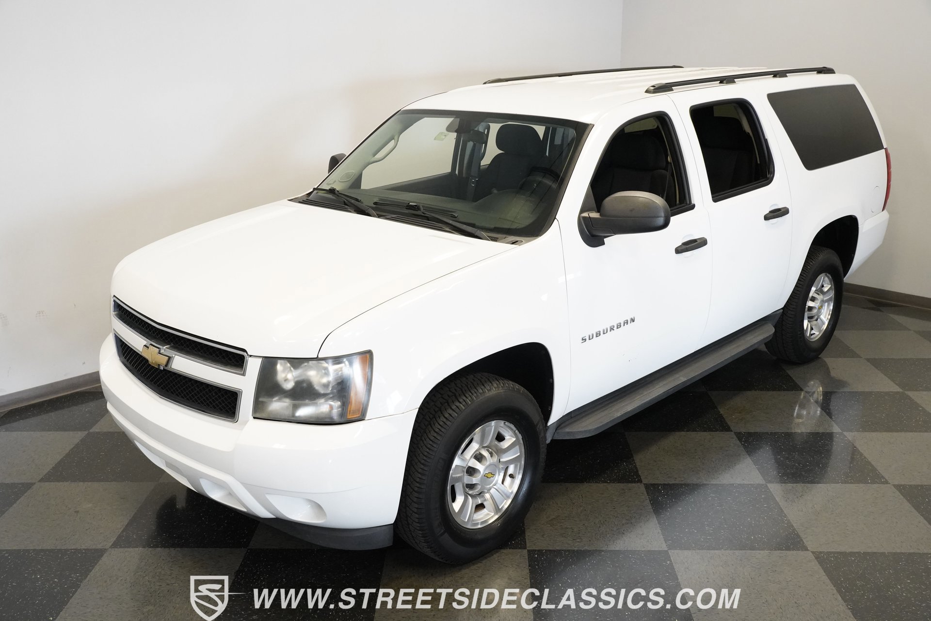 Used 2011 Chevrolet Suburban 2500 w/ Skid Plate Package image 7