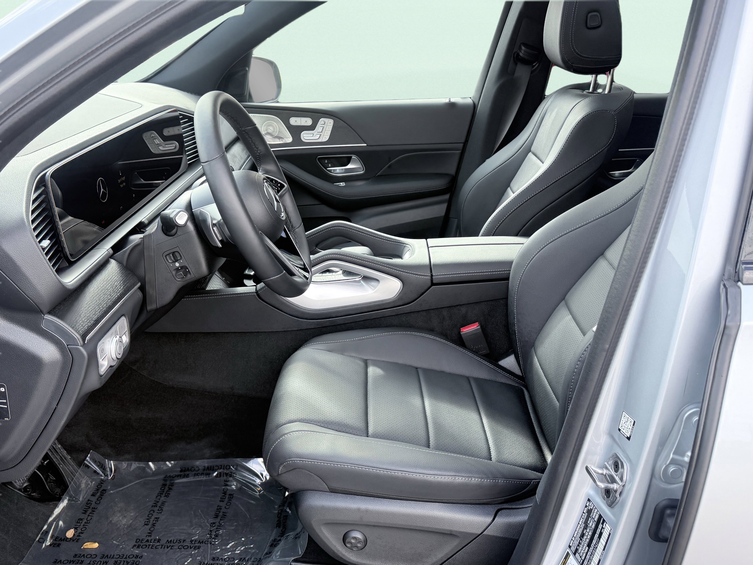 Used 2025 Mercedes-Benz GLE 450e 4MATIC w/ AMG Line Exterior image 11