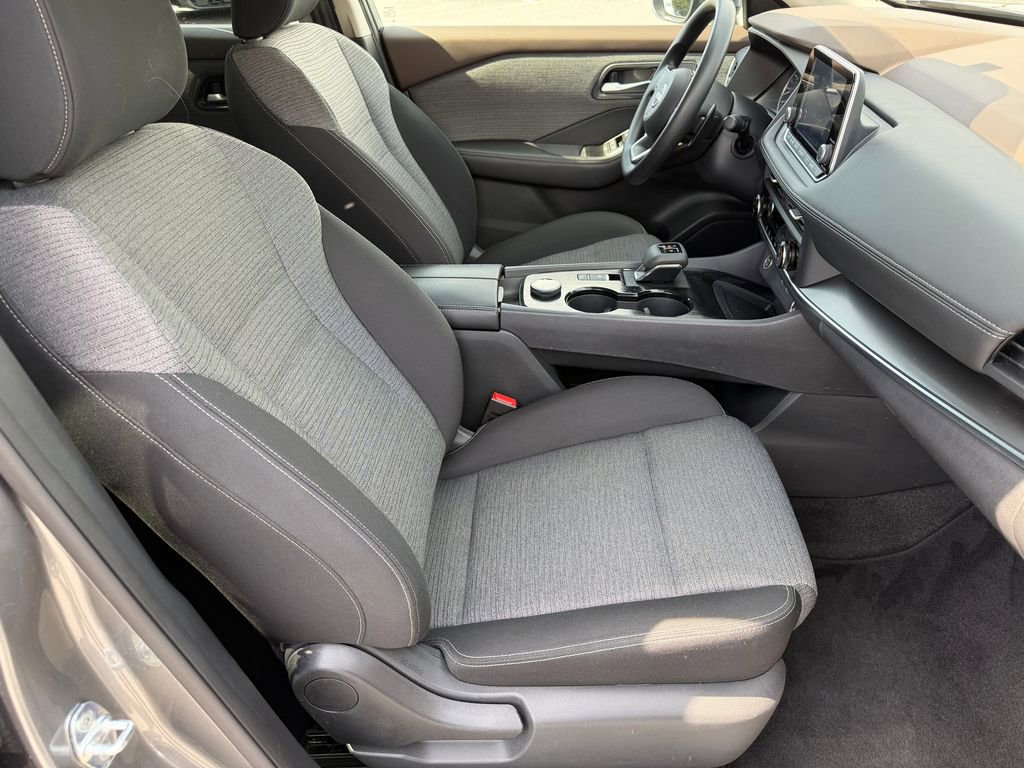 Used 2023 Nissan Rogue SV AWD/4WD image 15