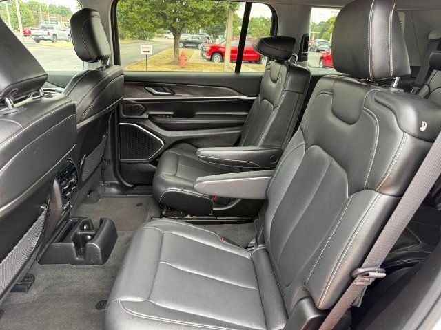 Used 2022 Jeep Grand Cherokee L Limited image 19