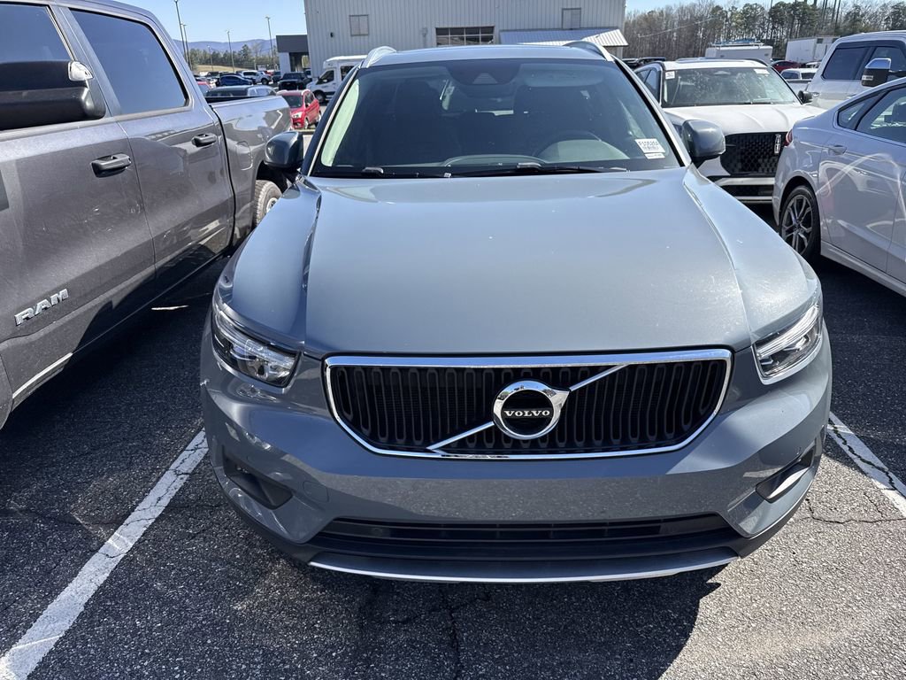 Used 2021 Volvo XC40 T5 Momentum w/ Premium Package image 4