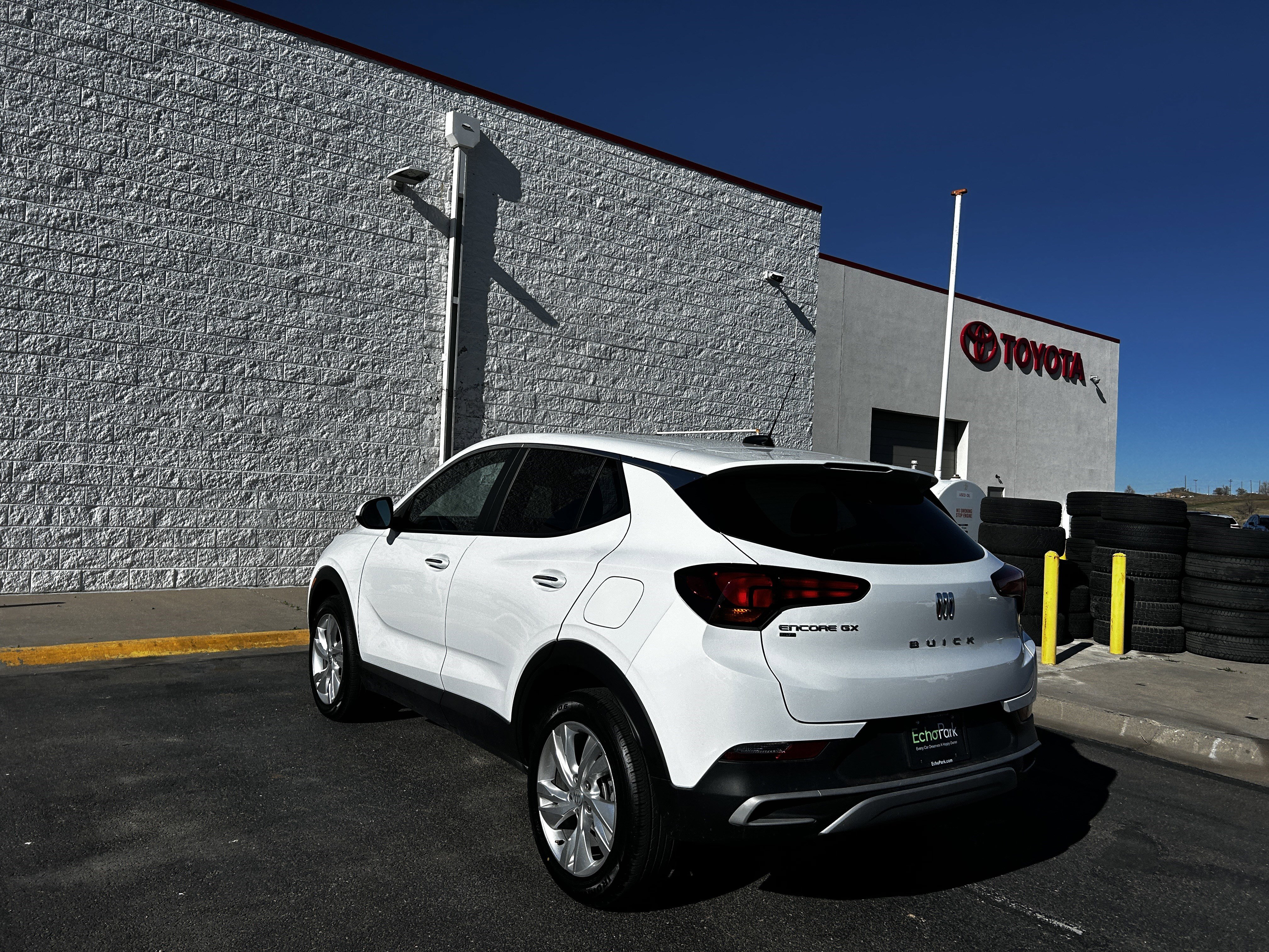 Used 2025 Buick Encore GX Preferred AWD/4WD image 3