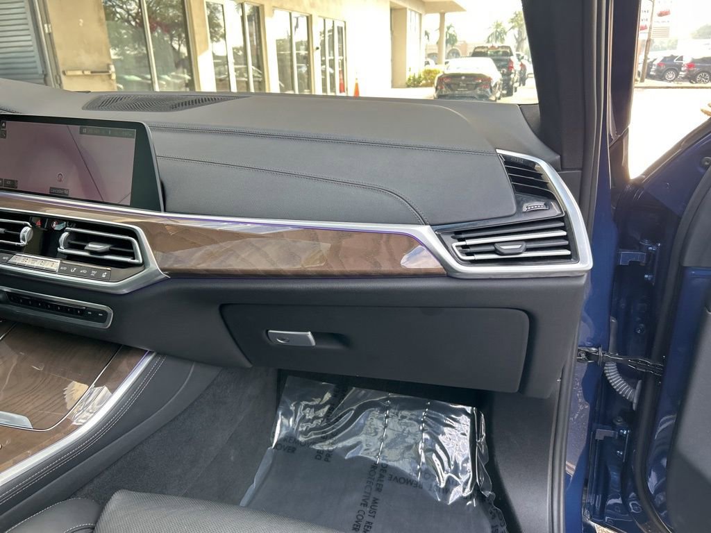 Used 2020 BMW X5 M50i image 24