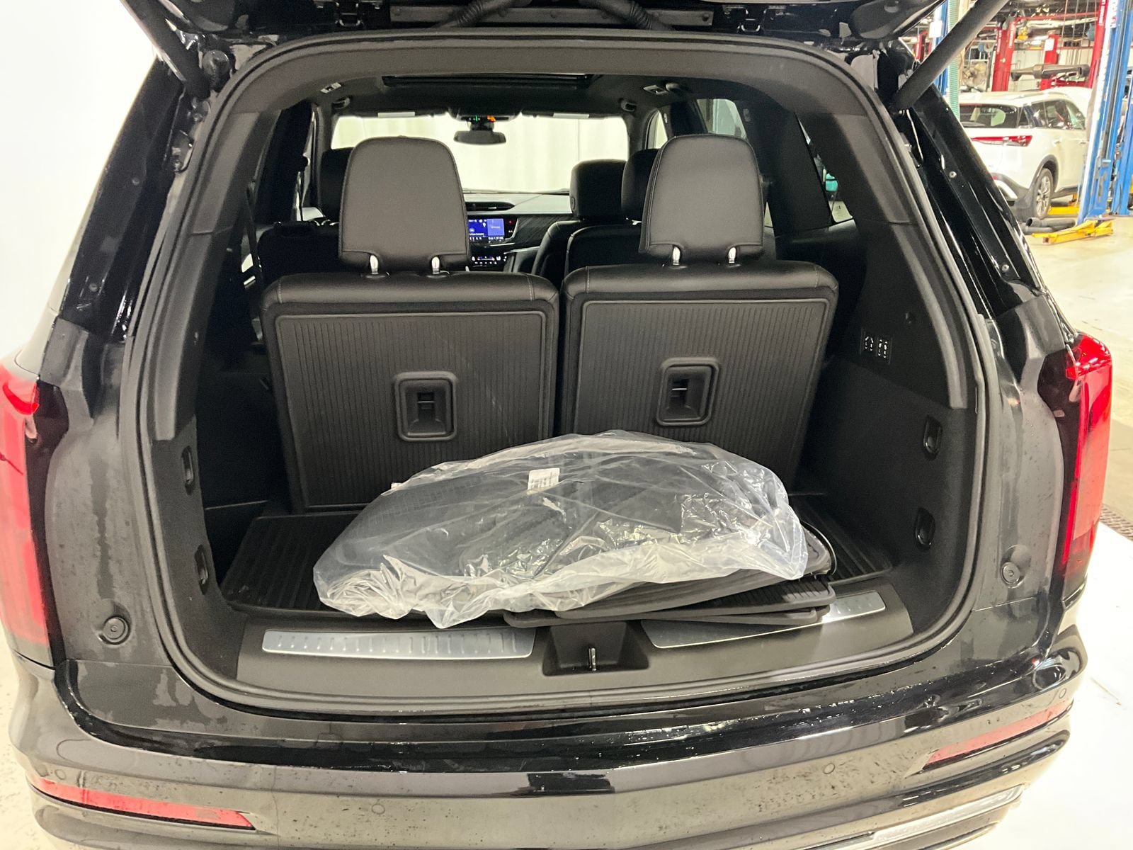 Used 2024 Cadillac XT6 Premium Luxury AWD/4WD image 27