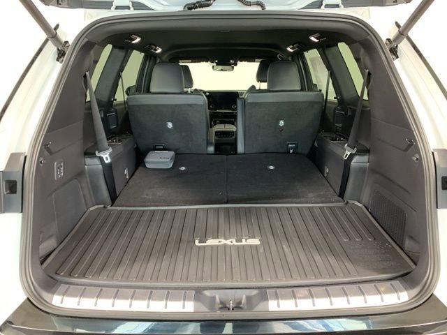 Used 2026 Lexus TX 500h AWD w/ Technology Package image 14