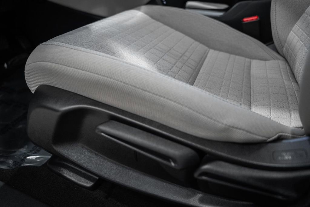 Used 2025 Honda HR-V LX image 30