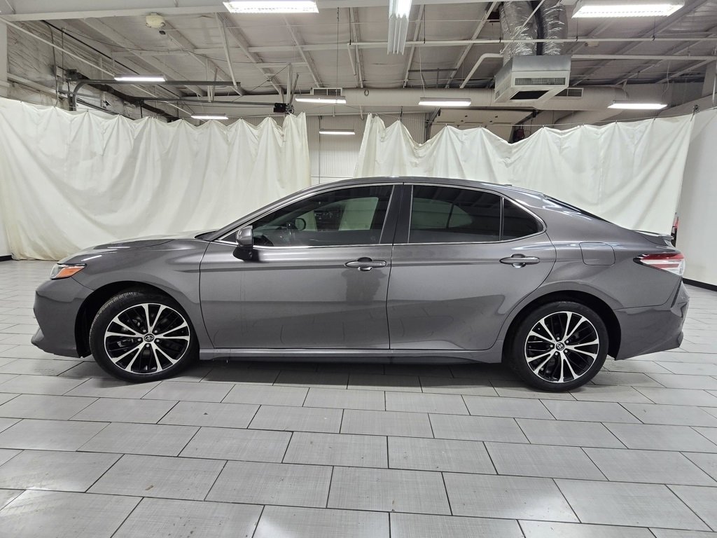 Used 2020 Toyota Camry SE image 10