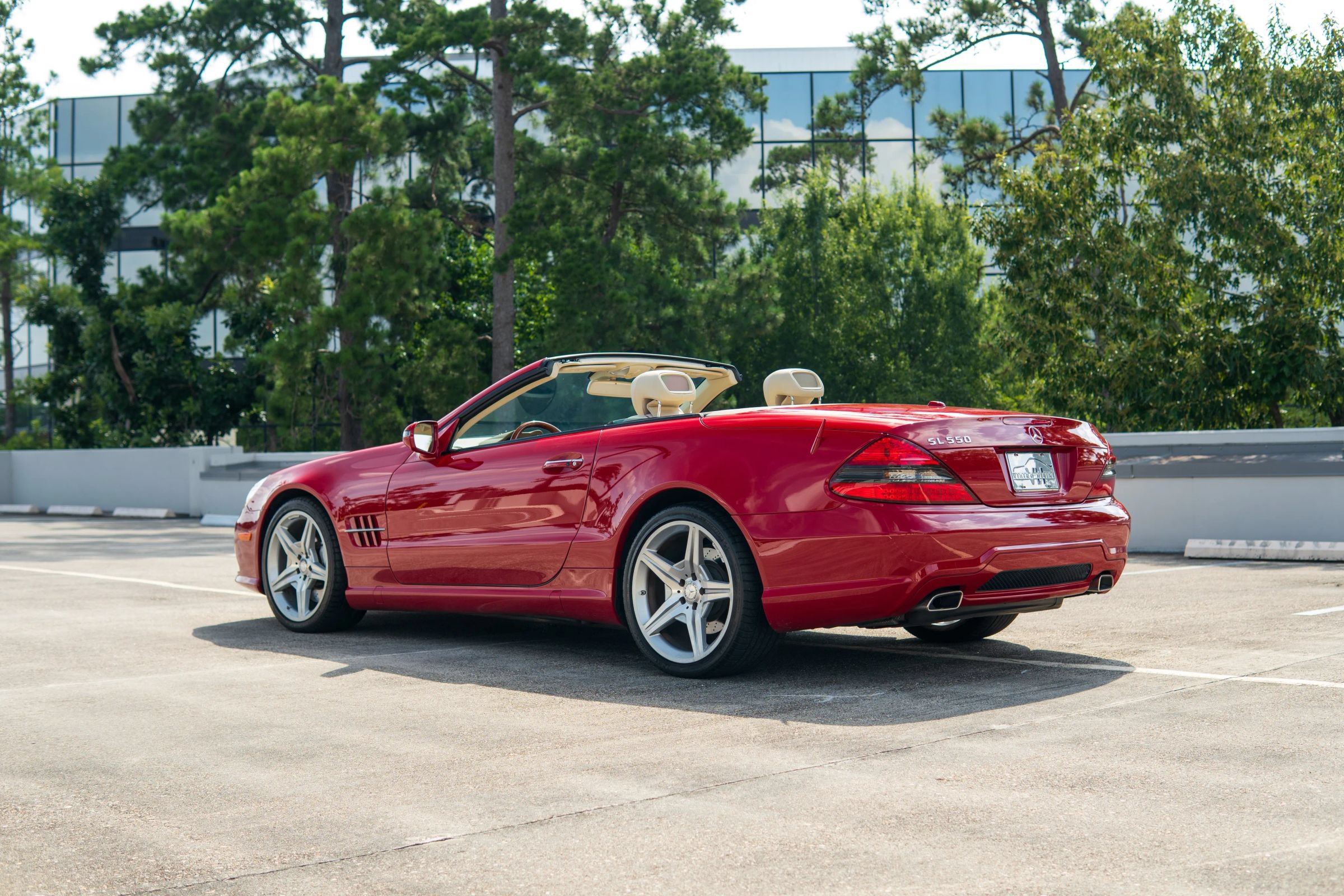 Used 2011 Mercedes-Benz SL 550 image 6
