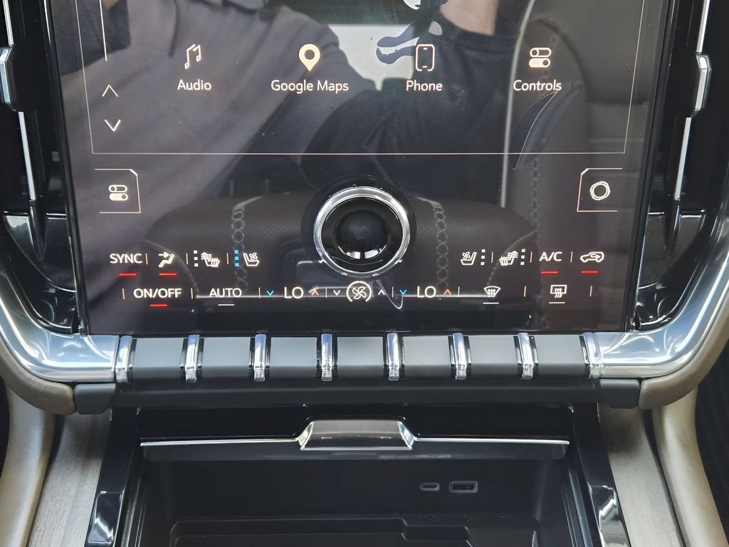 Used 2026 GMC Yukon Denali Ultimate AWD/4WD image 17