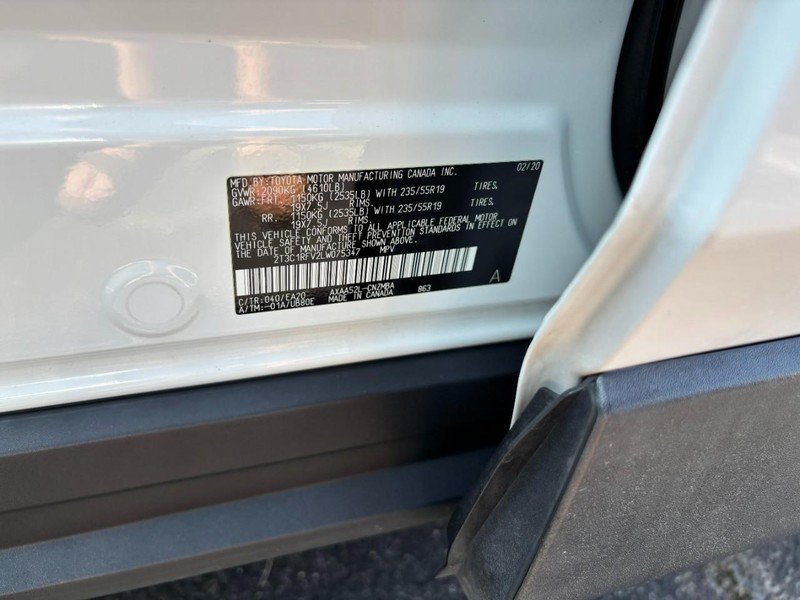 Used 2020 Toyota RAV4 XLE Premium FWD image 18