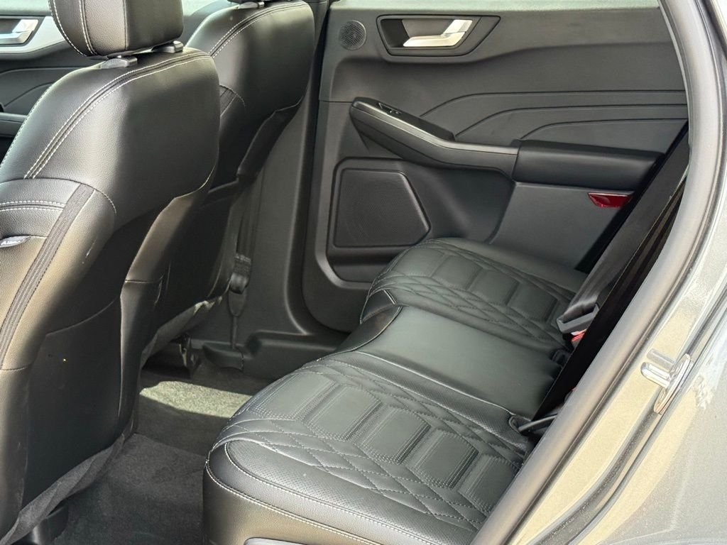 New 2024 Ford Escape SE w/ PHEV Premium Package FWD image 7
