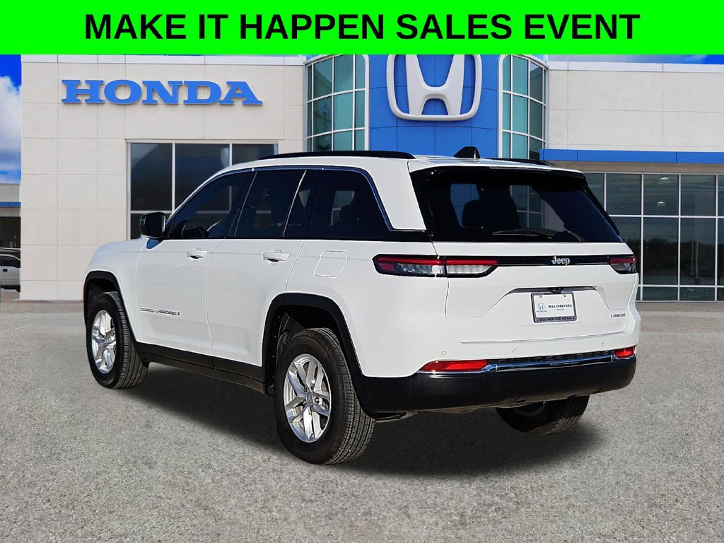Used 2025 Jeep Grand Cherokee Laredo X RWD image 5