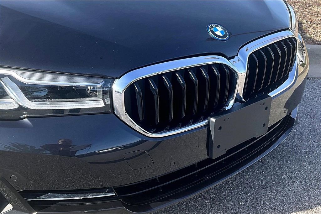 Used 2023 BMW 530e xDrive 530e iPerformance w/ Premium Package image 28