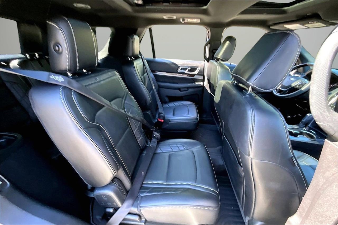Used 2018 Ford Explorer Platinum AWD/4WD image 25