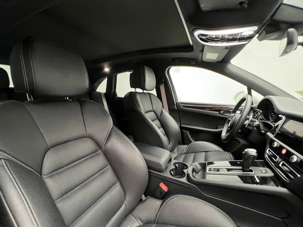 Used 2025 Porsche Macan S AWD/4WD image 18