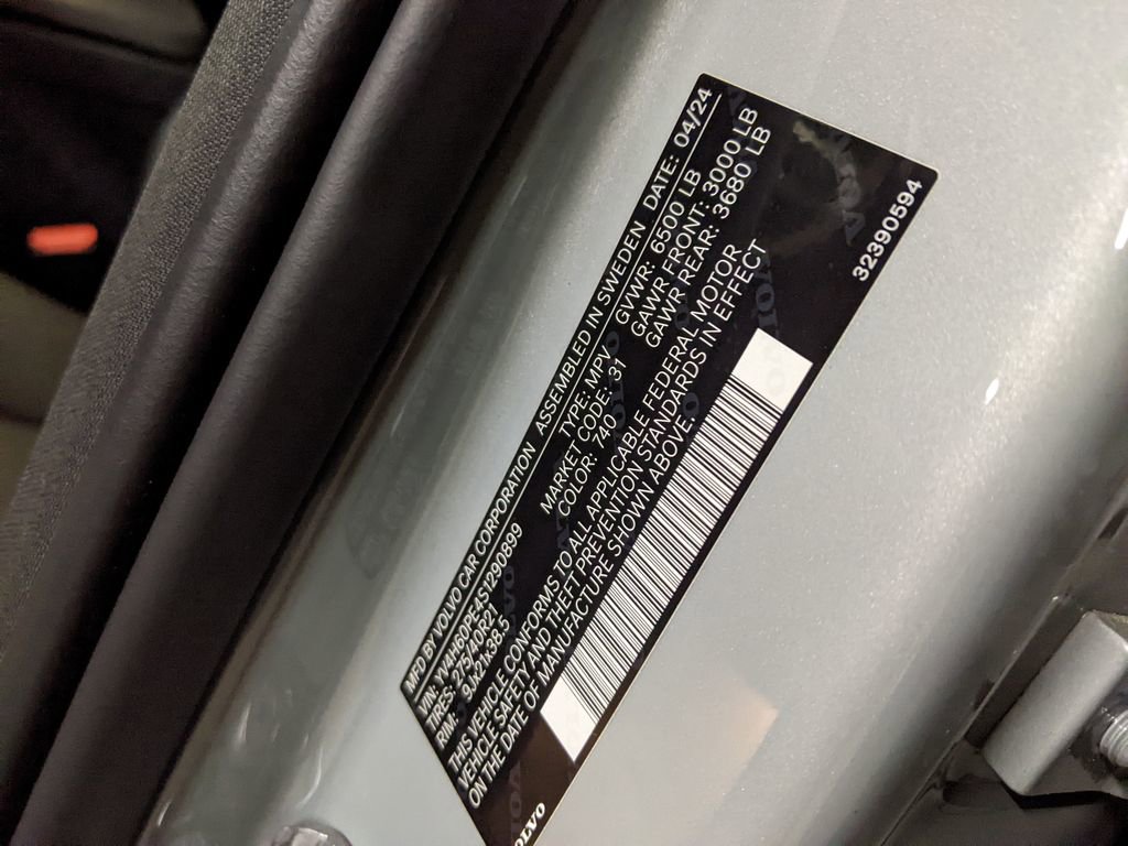 Certified 2025 Volvo XC90 T8 Plus w/ Protection Package Premier image 30