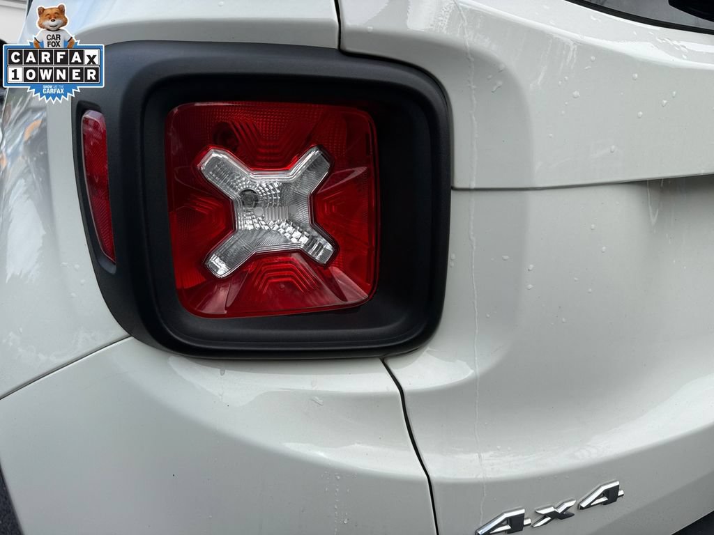Used 2023 Jeep Renegade Latitude AWD/4WD image 19
