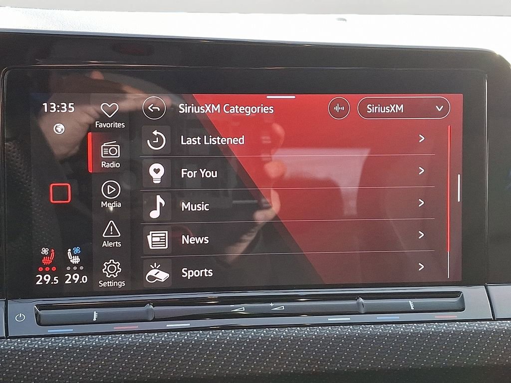 Used 2024 Volkswagen Golf R image 19