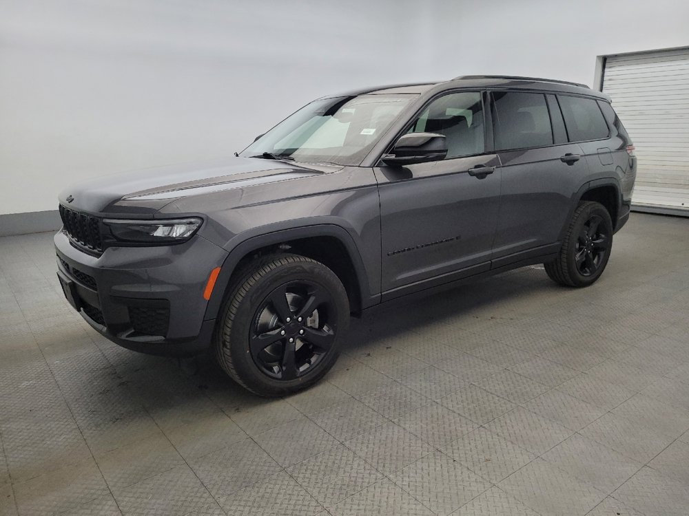 Used 2023 Jeep Grand Cherokee L Laredo AWD/4WD image 2