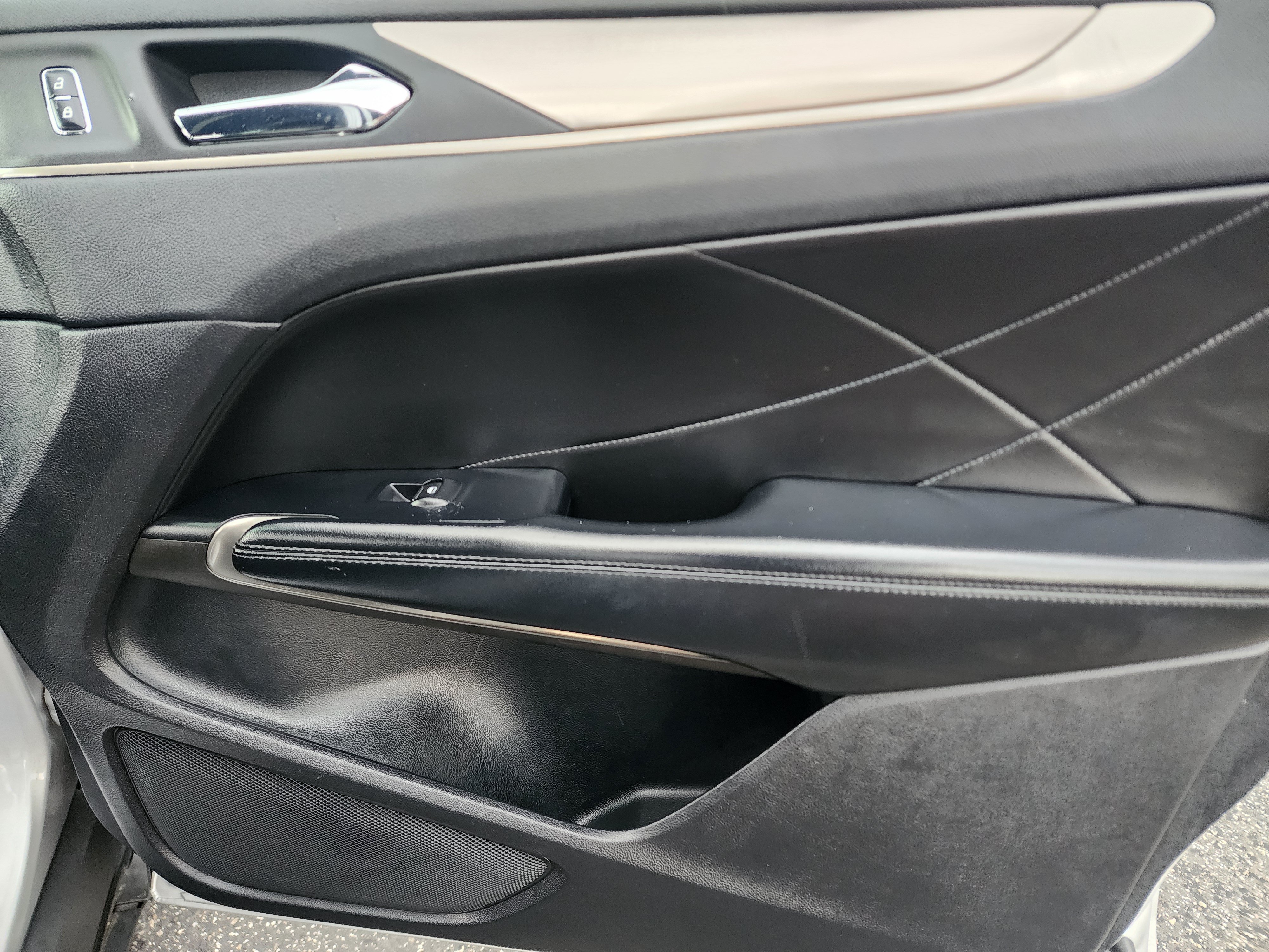 Used 2018 Lincoln MKC Premiere FWD image 9