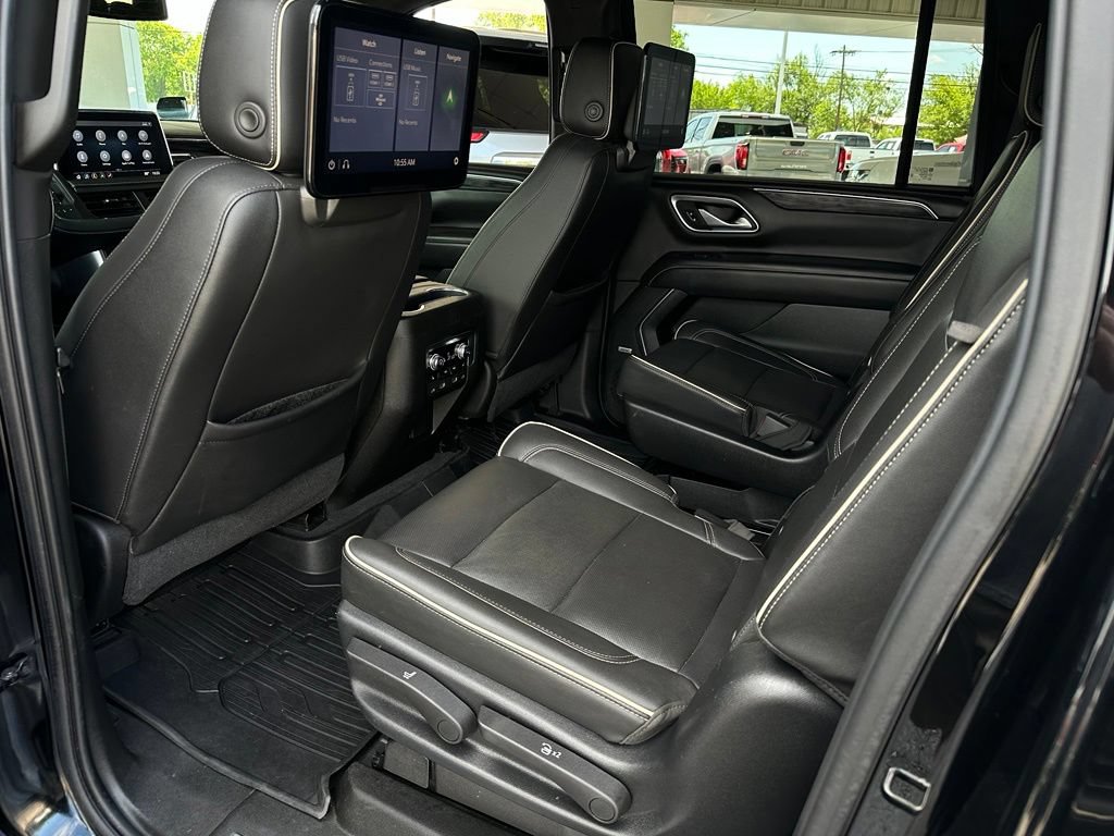 Used 2021 GMC Yukon XL SLT w/ SLT Luxury Plus Package AWD/4WD image 16