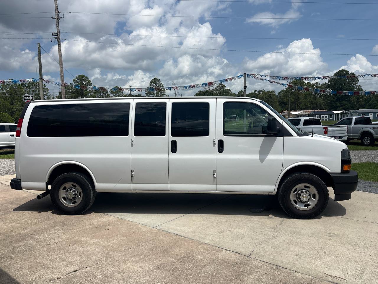 Used 2024 Chevrolet Express 3500 LS RWD image 4