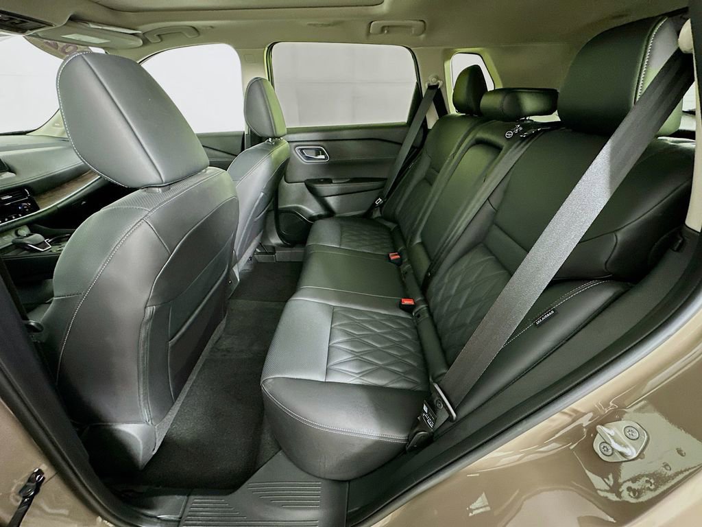 Certified 2024 Nissan Rogue Platinum image 35