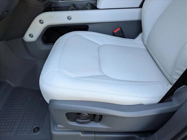 New 2026 Land Rover Defender 110 X-Dynamic SE image 4