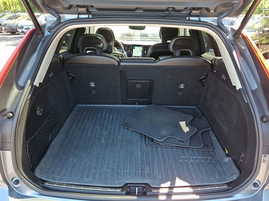 Used 2019 Volvo XC60 T5 Momentum w/ Premium Package AWD/4WD image 28