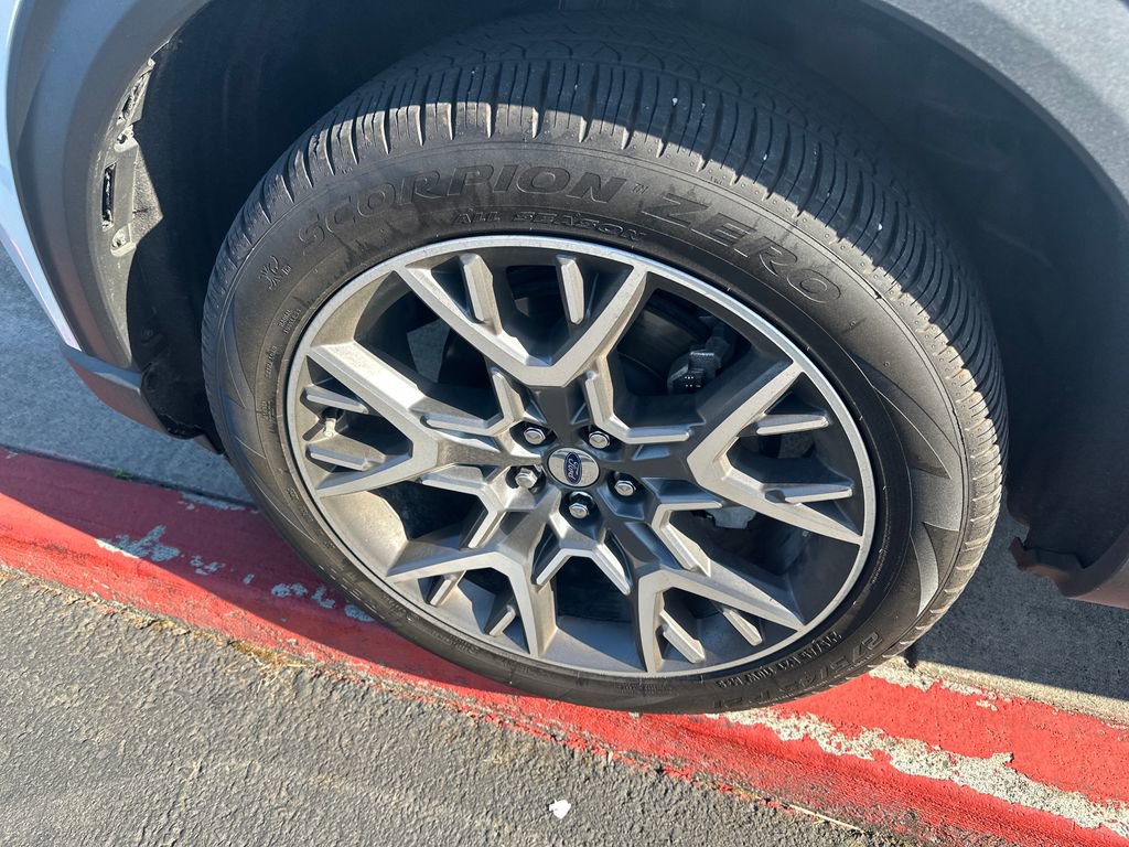 Used 2025 Ford Explorer Platinum w/ Ultimate Package AWD/4WD image 24