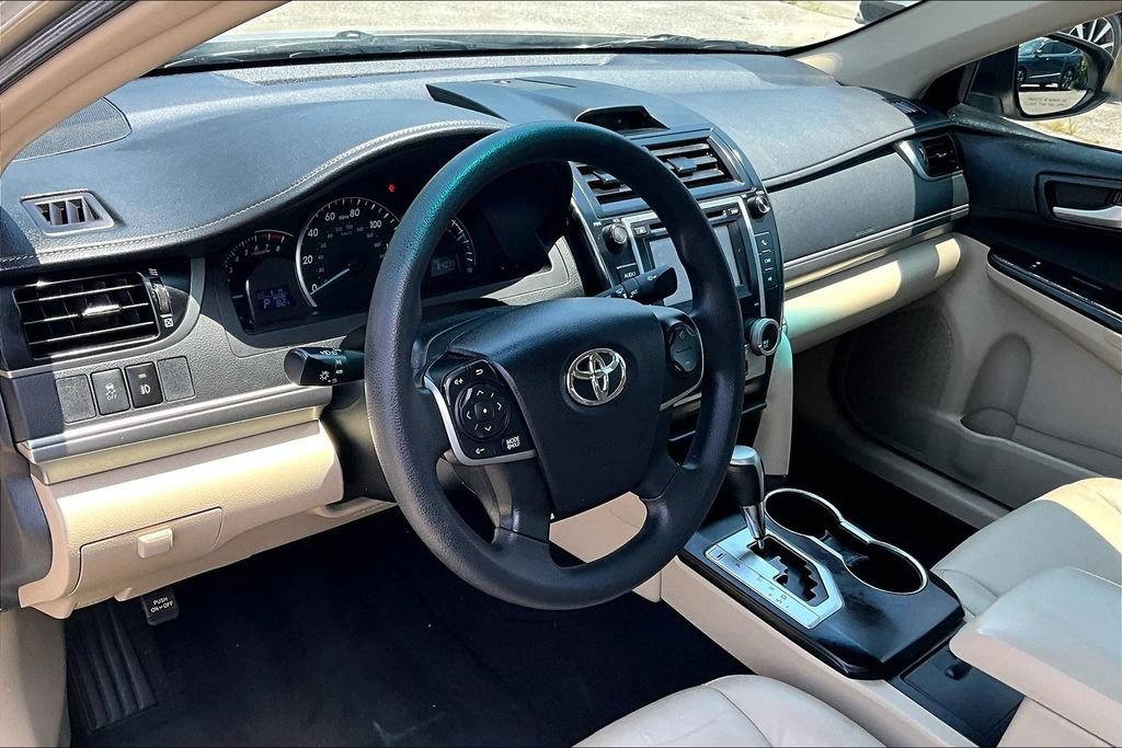 Used 2014 Toyota Camry LE FWD image 15