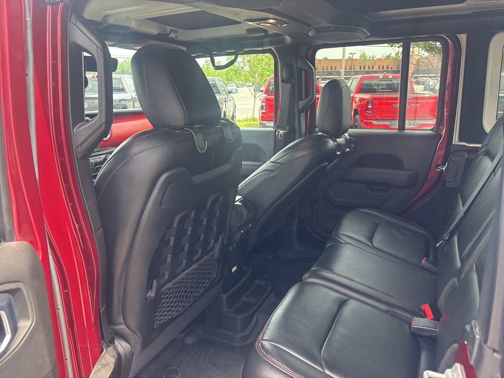 Used 2022 Jeep Wrangler Unlimited Rubicon w/ Dual Top Group AWD/4WD image 15