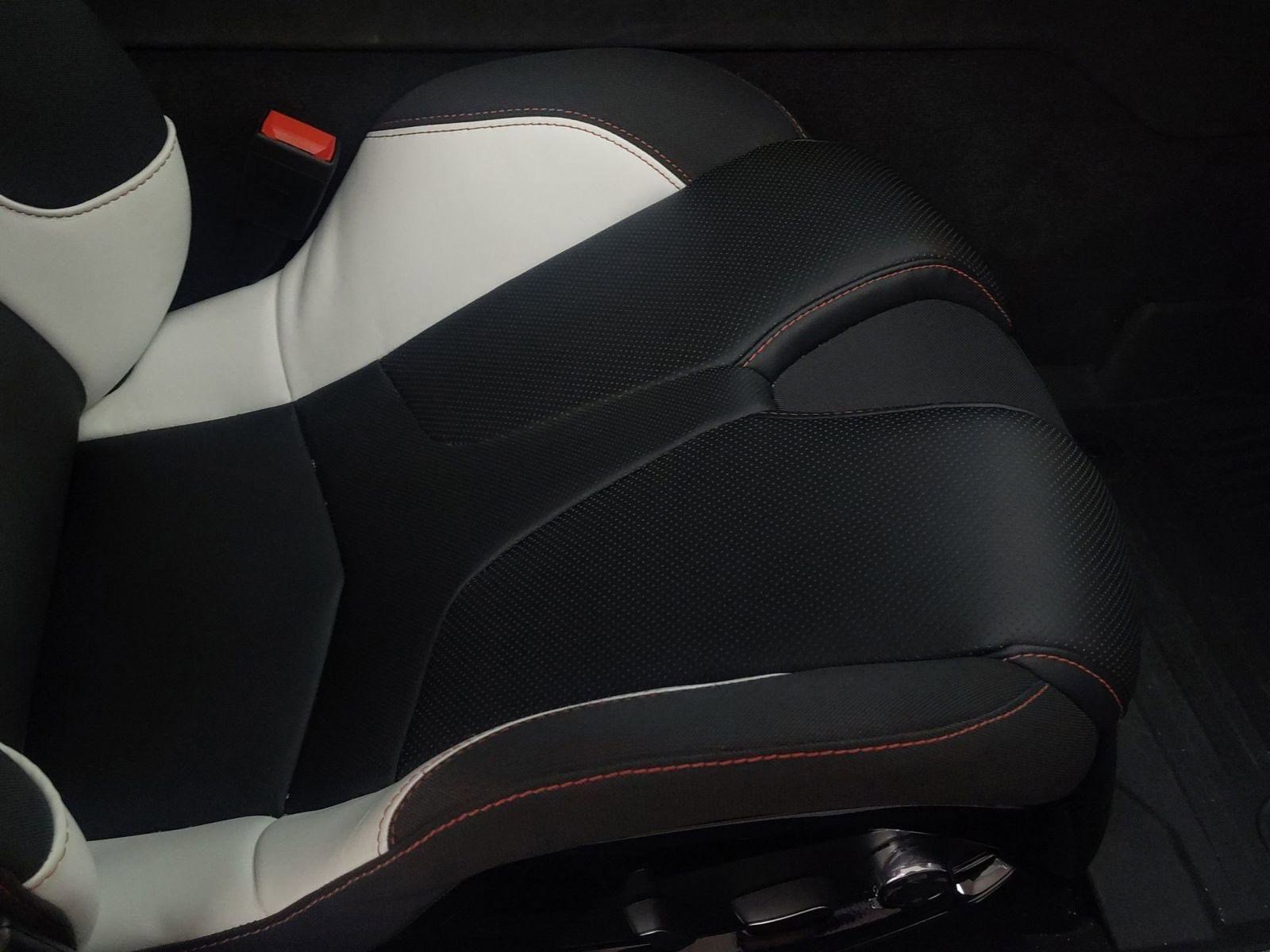 Used 2023 Chevrolet Corvette Stingray Premium Conv w/ Z51 Performance Package image 14