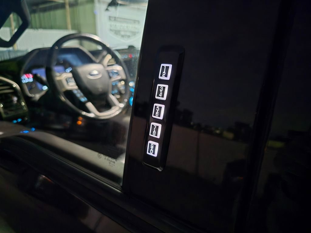 Used 2017 Ford F450 Platinum w/ Platinum Ultimate Package image 21