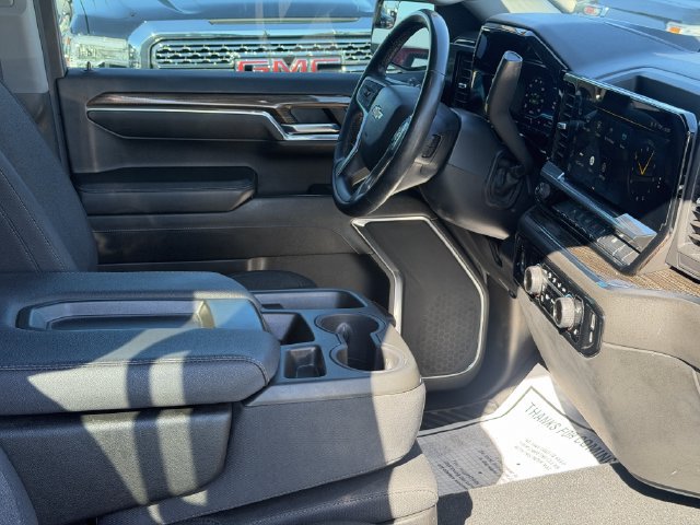 Used 2023 Chevrolet Silverado 1500 LT RWD image 16