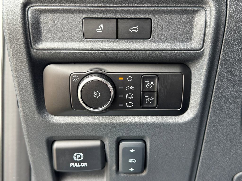 Used 2024 Ford Expedition Limited image 18