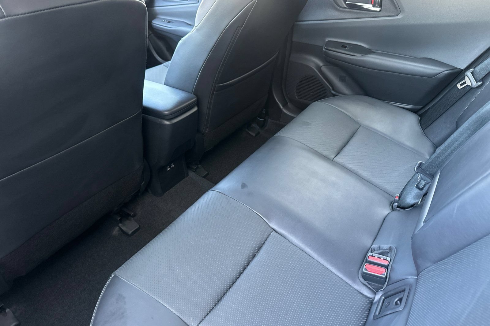 Certified 2023 Toyota Prius XLE FWD image 12