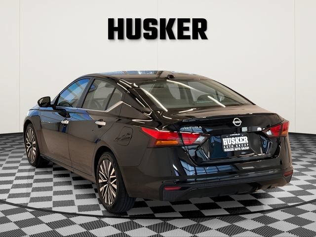 Used 2025 Nissan Altima 2.5 SV FWD image 5