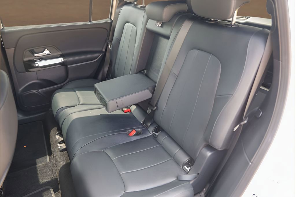 Used 2023 Mercedes-Benz EQB 350 4MATIC SUV image 25