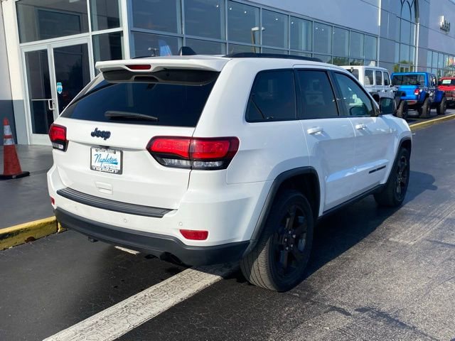 Used 2019 Jeep Grand Cherokee Laredo RWD image 9