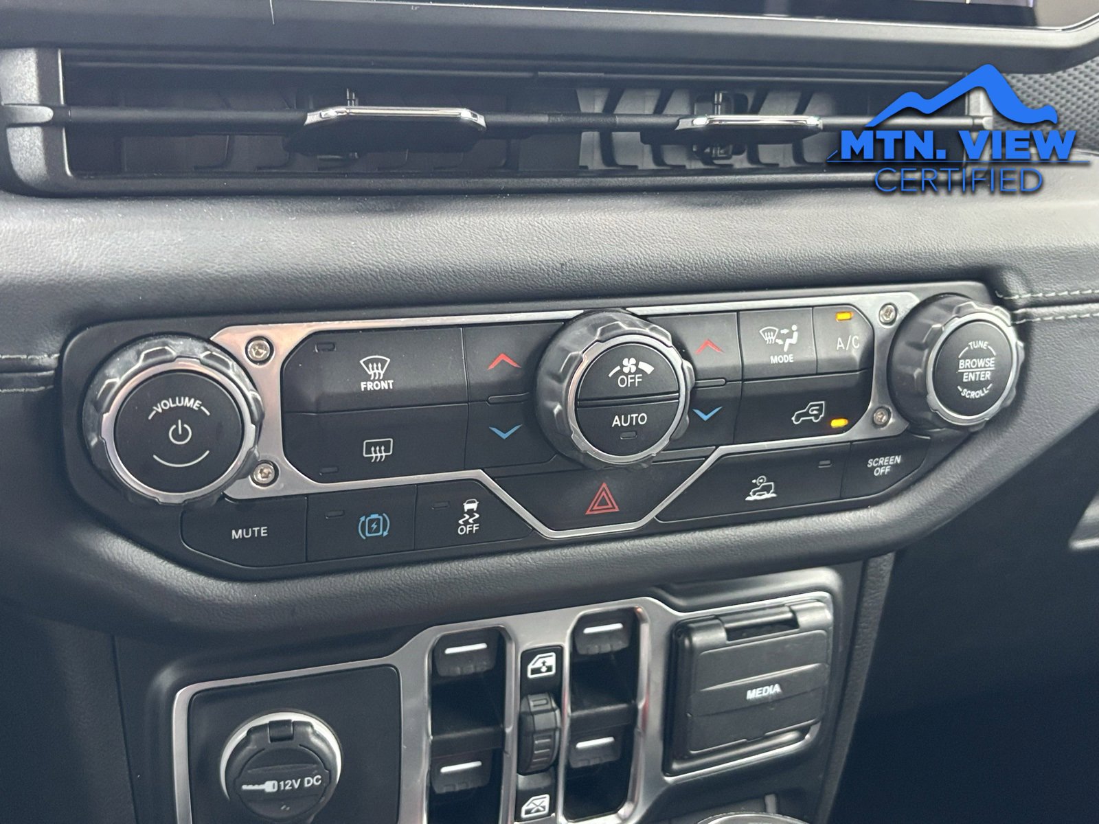 Used 2024 Jeep Wrangler Unlimited Rubicon 4xe image 23