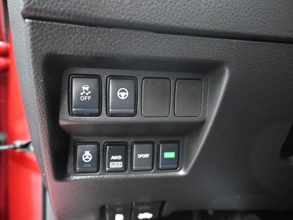 Used 2022 Nissan Rogue Sport SL w/ Premium Package image 28