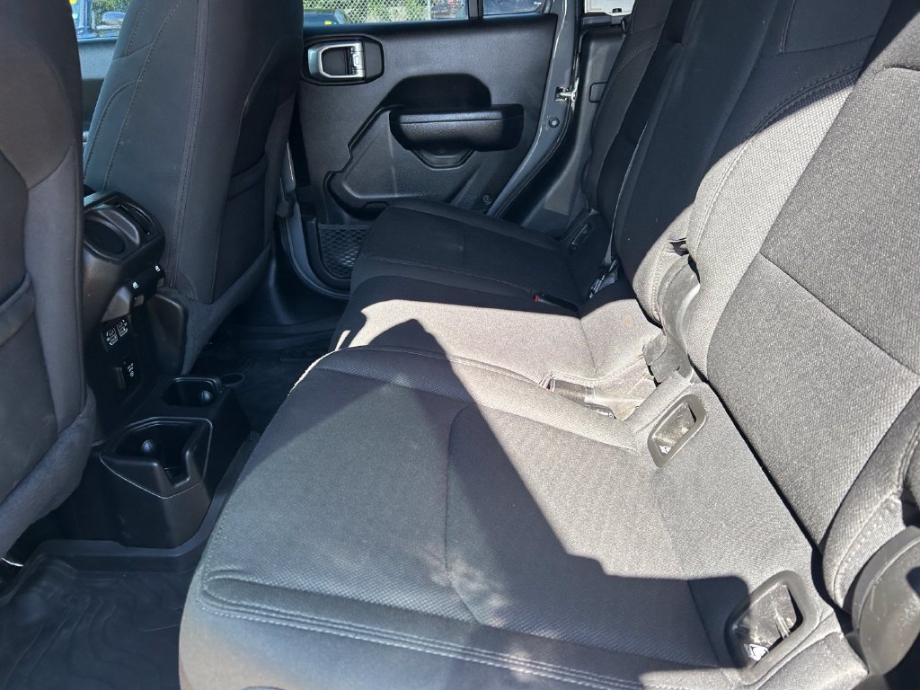 Used 2022 Jeep Gladiator Sport AWD/4WD image 16