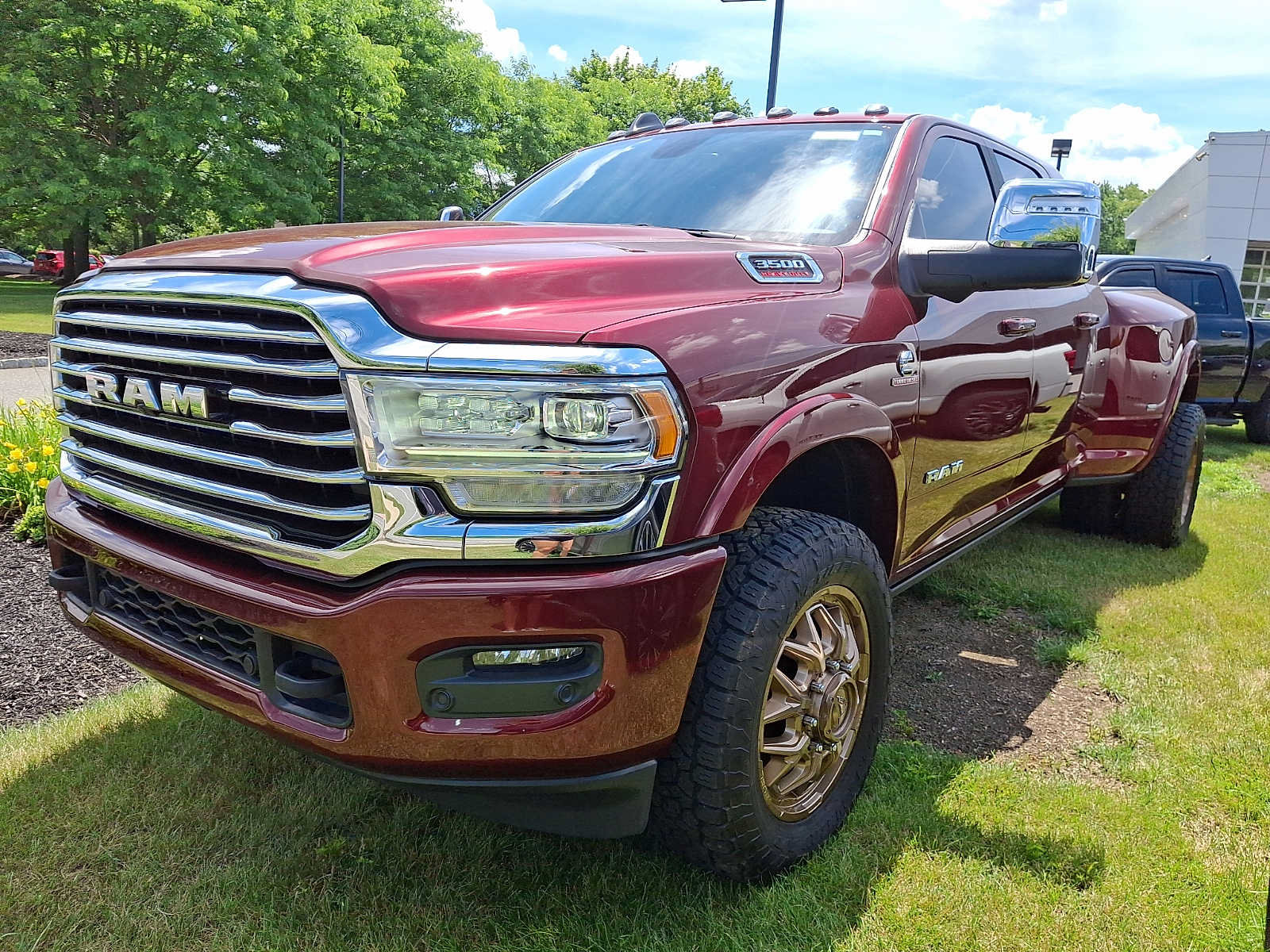 Used 2024 RAM 3500 Limited w/ Towing Technology Group AWD/4WD image 3