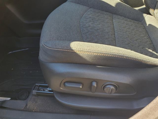 Used 2022 Chevrolet Equinox LT w/ Driver Convenience Package image 13