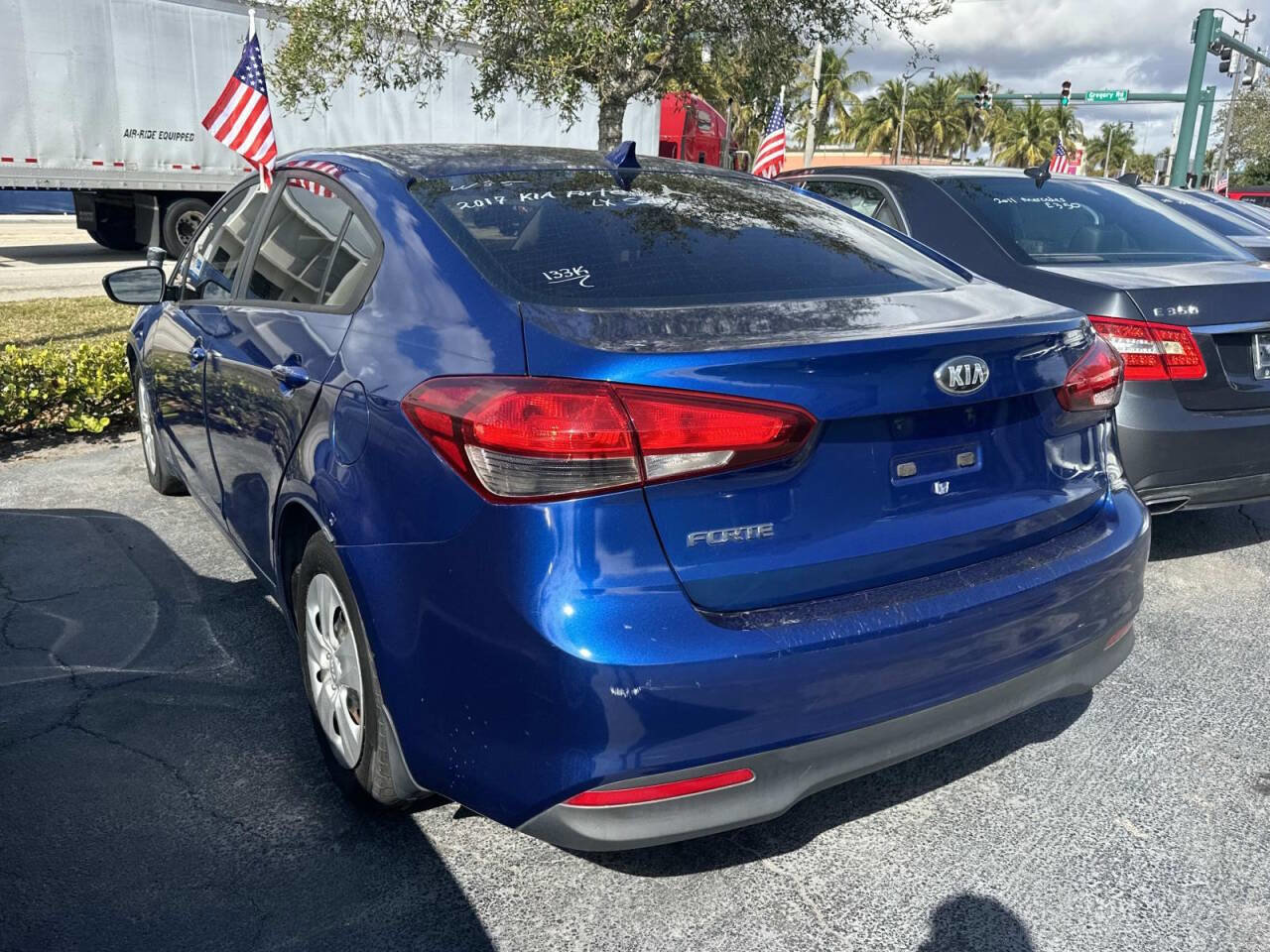 Used 2017 Kia Forte LX FWD image 5