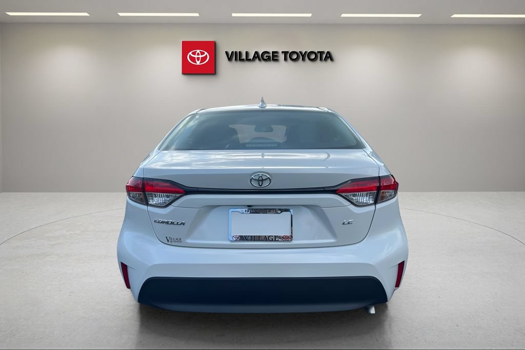 Certified 2025 Toyota Corolla LE FWD image 4